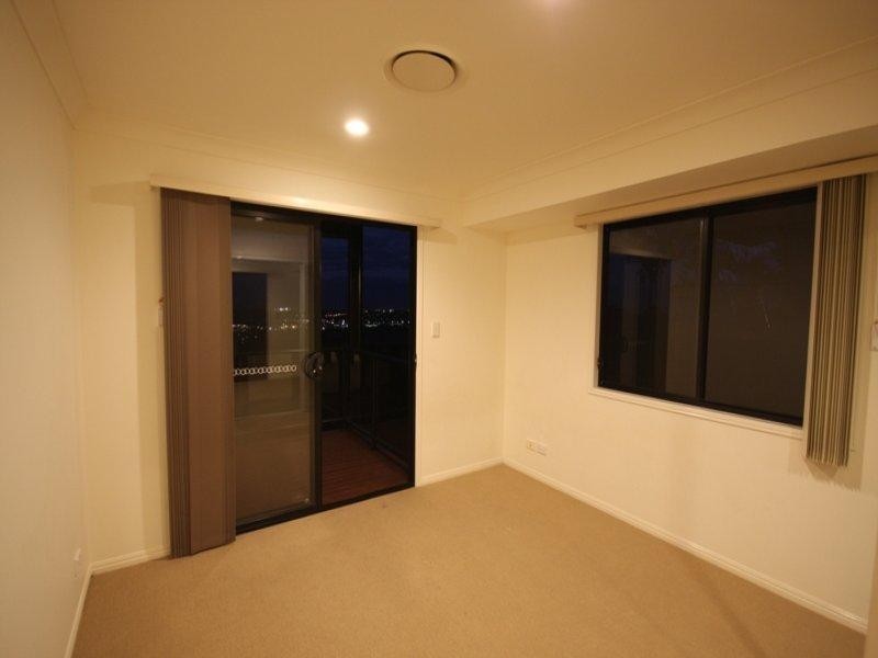 27/2 Ridgeline Way, Highland Park QLD 4211