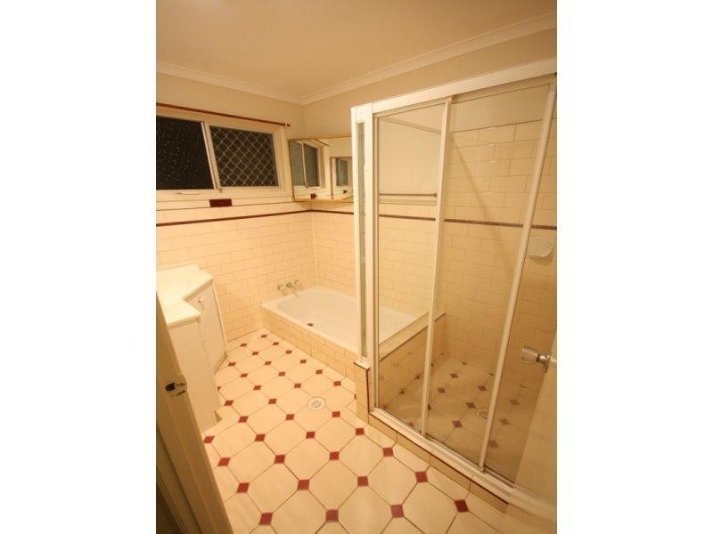 8 Onslow Street, Nerang QLD 4211