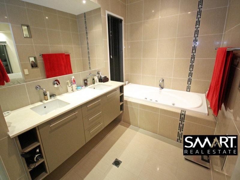 1011B Lakeview Terrace, Benowa QLD 4217