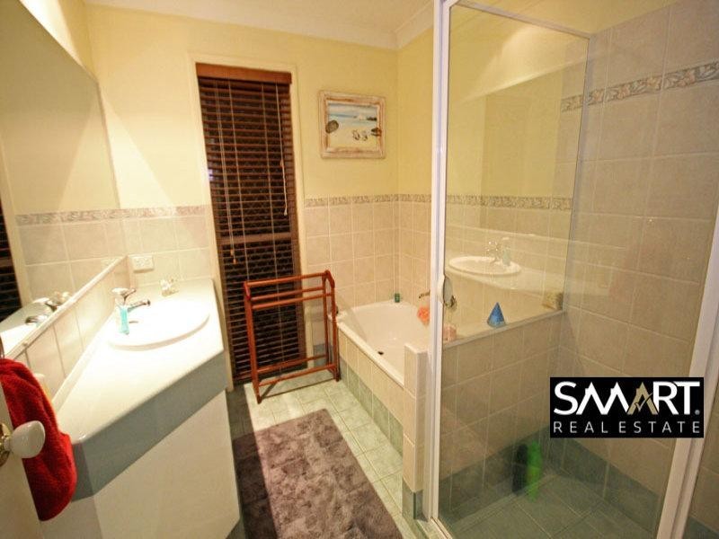 17 Laurel Oak Drive, Robina QLD 4226