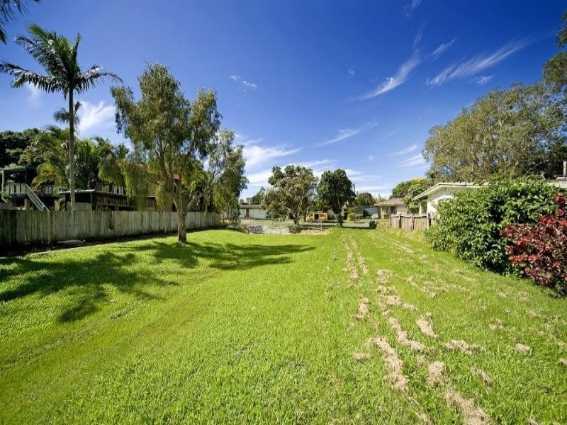 8 Echlin Street, Labrador QLD 4215