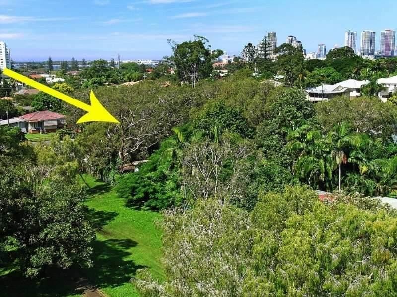 8 Echlin Street, Labrador QLD 4215