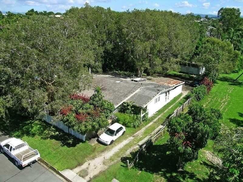 8 Echlin Street, Labrador QLD 4215