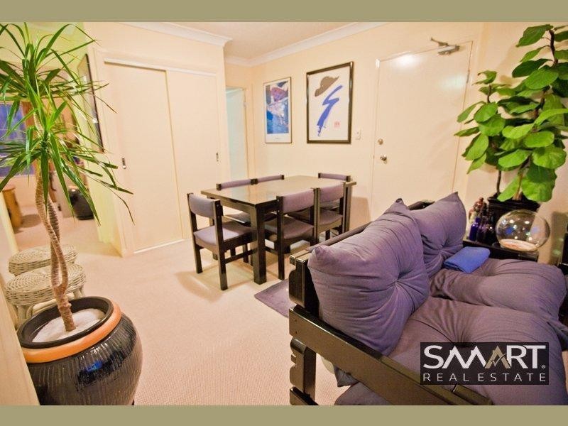 8/31 Mawarra Street, Chevron Island QLD 4217