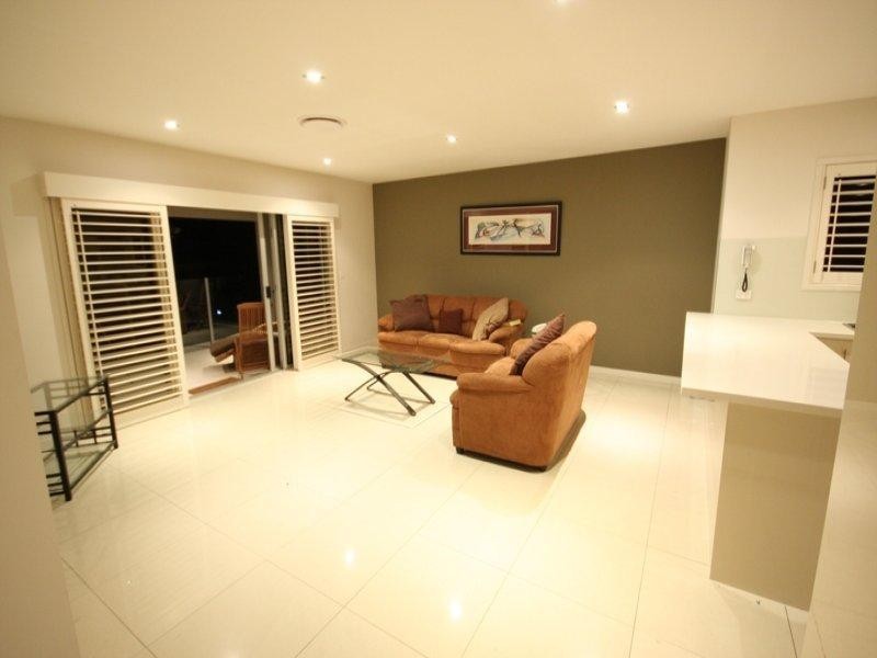 5020A Riverwood Grove, Benowa QLD 4217