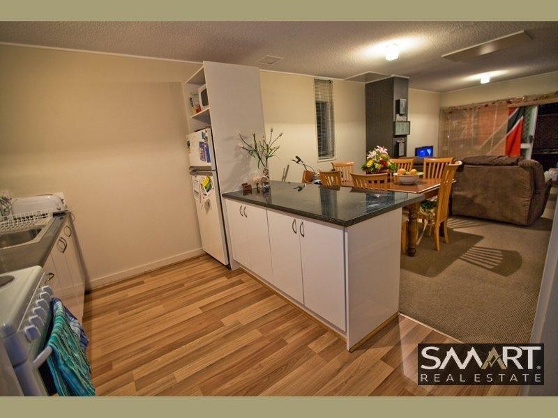 2/17 Illawong Street, Chevron Island QLD 4217