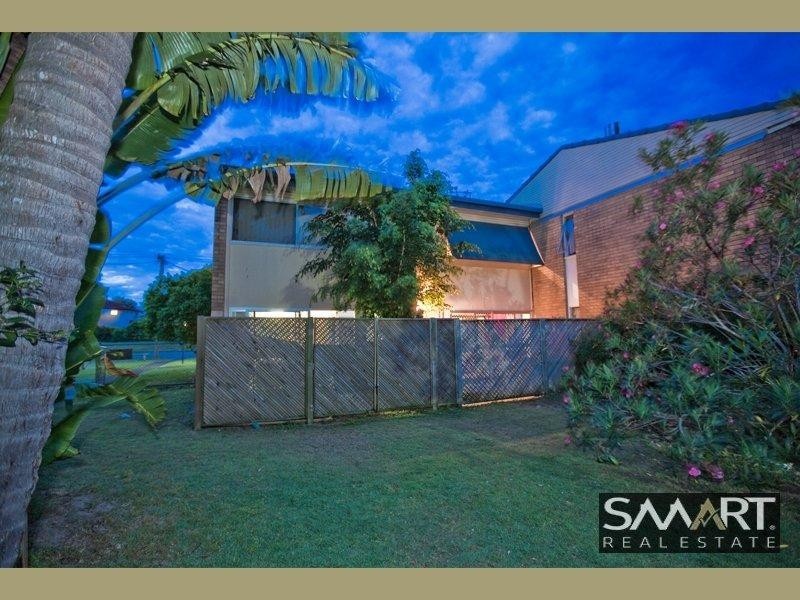 2/17 Illawong Street, Chevron Island QLD 4217