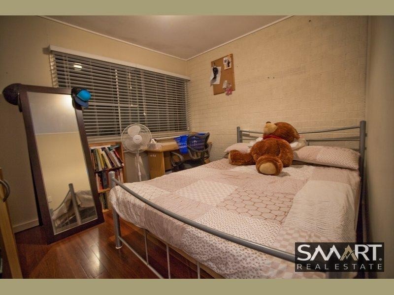 2/17 Illawong Street, Chevron Island QLD 4217