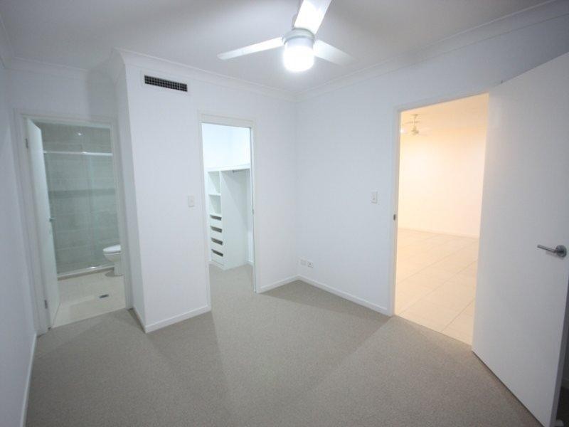 2/84 Falconer Street, Southport QLD 4215