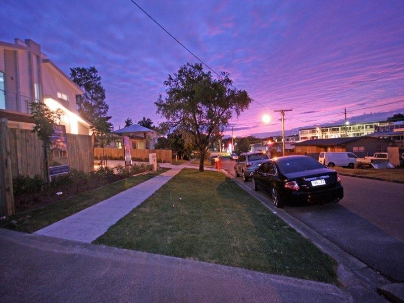 2/84 Falconer Street, Southport QLD 4215