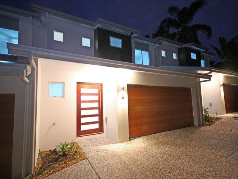 2/84 Falconer Street, Southport QLD 4215