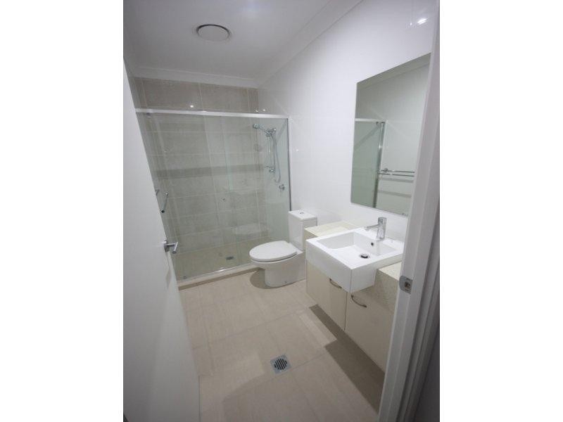 2/84 Falconer Street, Southport QLD 4215
