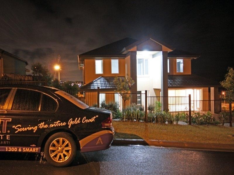 17 Buchanan Circuit, Oxenford QLD 4210