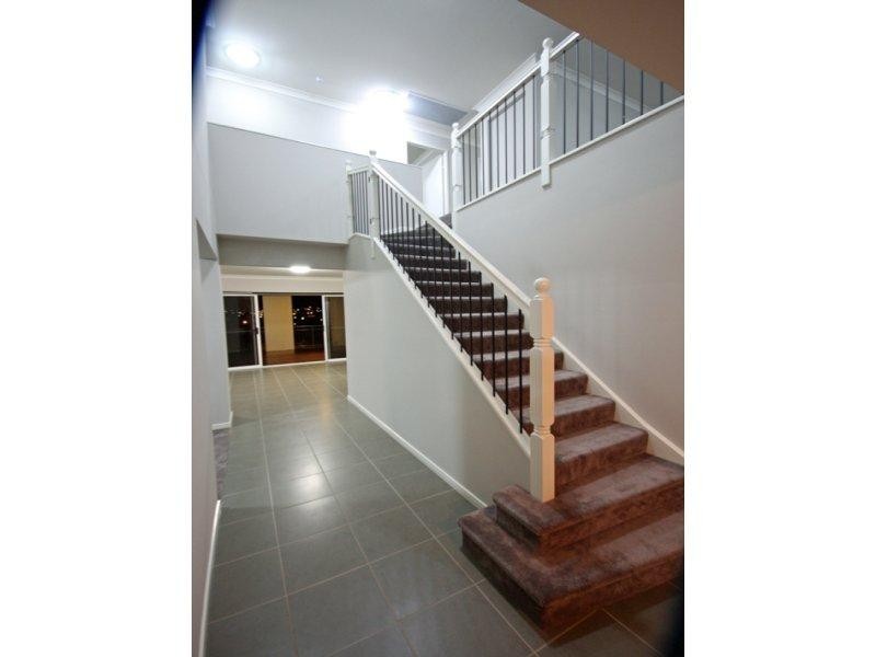 17 Buchanan Circuit, Oxenford QLD 4210