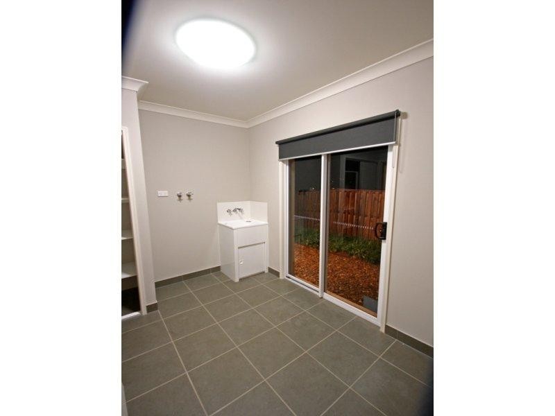 17 Buchanan Circuit, Oxenford QLD 4210