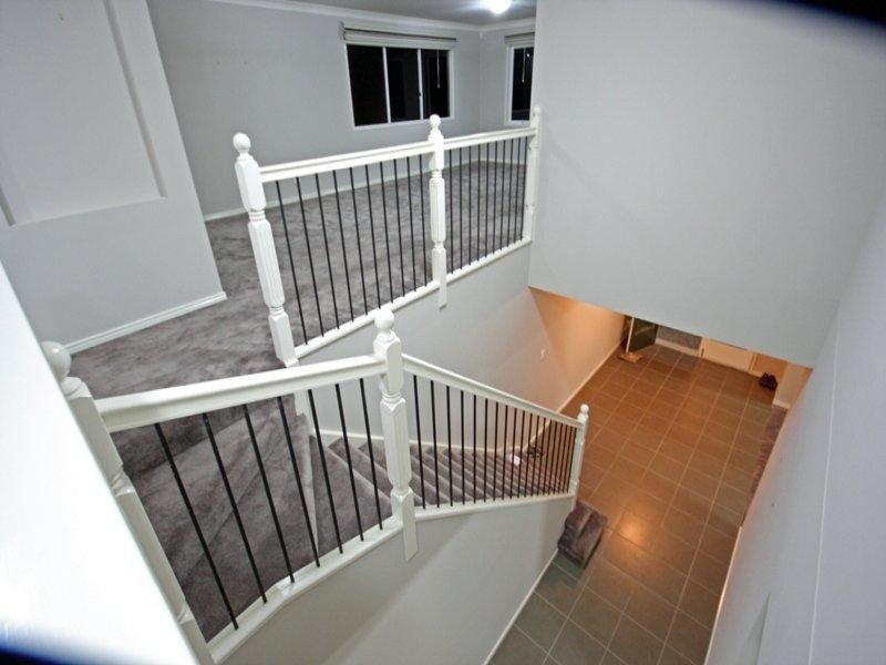 17 Buchanan Circuit, Oxenford QLD 4210