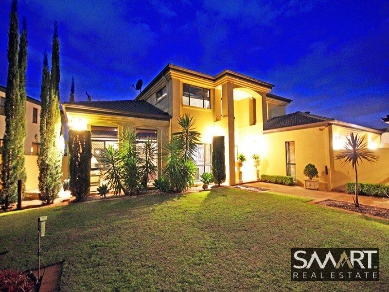 10 Bollard Circuit, Clear Island Waters QLD 4226