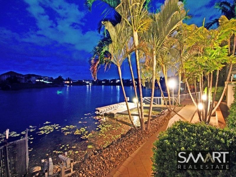 10 Bollard Circuit, Clear Island Waters QLD 4226