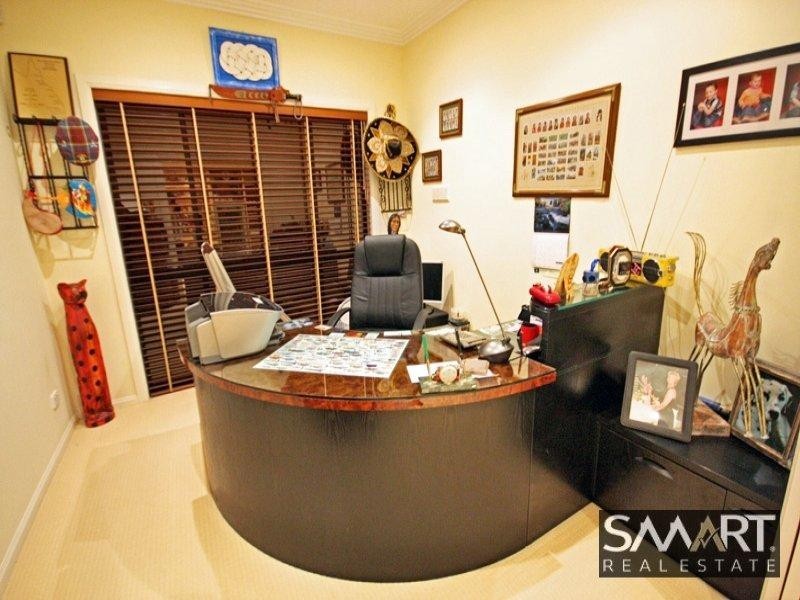 10 Bollard Circuit, Clear Island Waters QLD 4226