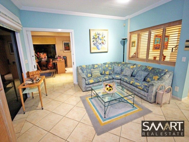 10 Bollard Circuit, Clear Island Waters QLD 4226