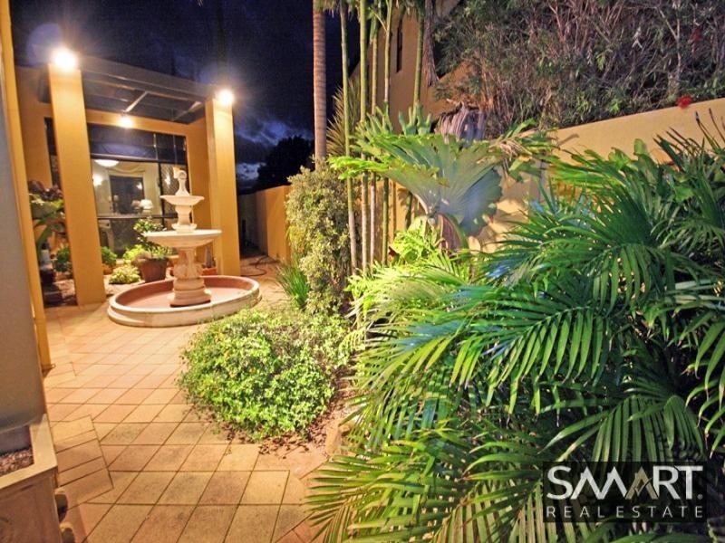 10 Bollard Circuit, Clear Island Waters QLD 4226