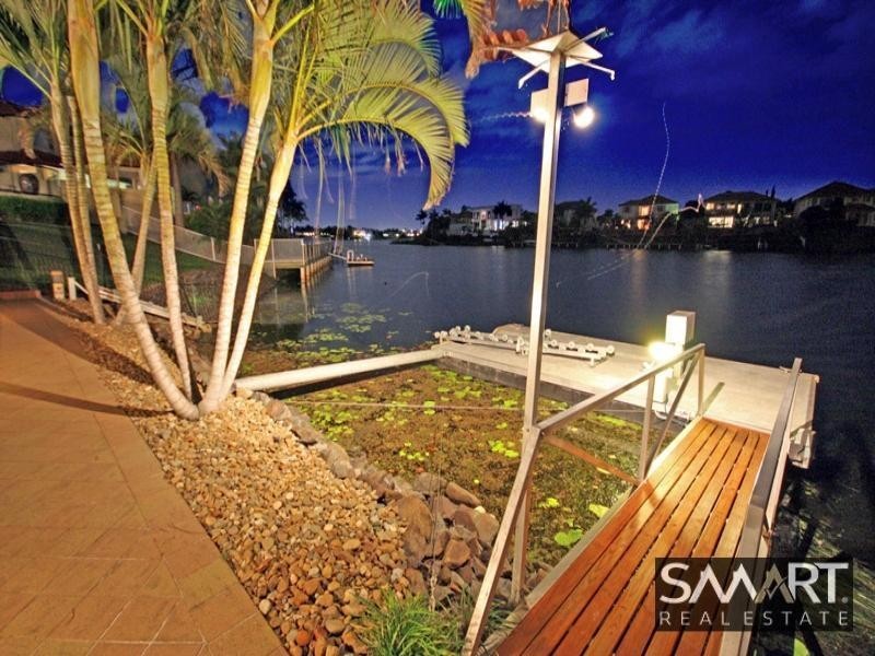 10 Bollard Circuit, Clear Island Waters QLD 4226