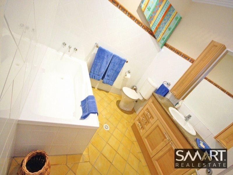 10 Bollard Circuit, Clear Island Waters QLD 4226