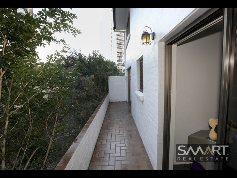 2/17 Riverview Parade, Surfers Paradise QLD 4217