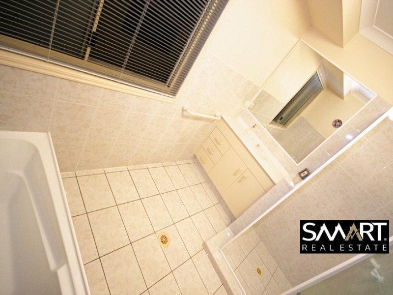 106 Pohlman Street, Southport QLD 4215