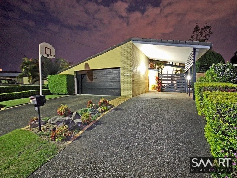 13 Beverley Crescent, Broadbeach Waters QLD 4218
