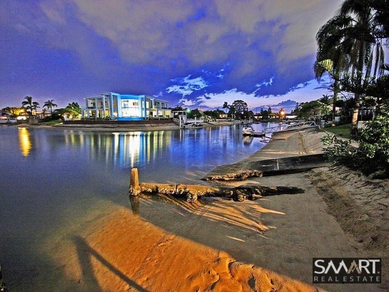 13 Beverley Crescent, Broadbeach Waters QLD 4218