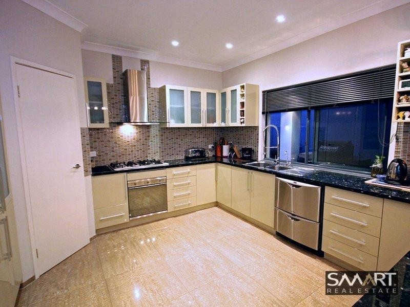 96 Compass Drive, Biggera Waters QLD 4216