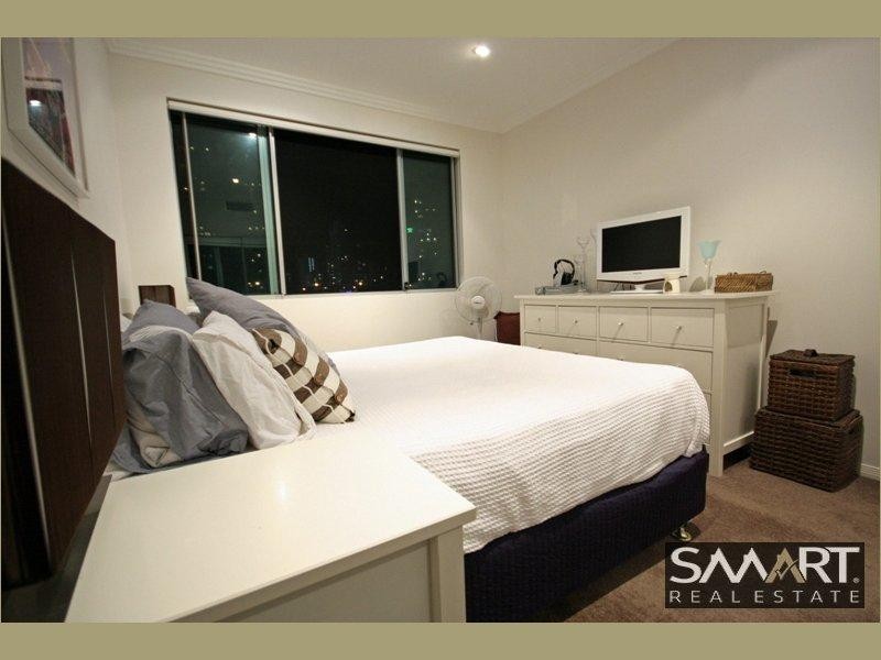 9/24 Tarcoola Crescent, Chevron Island QLD 4217