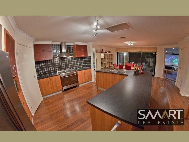 58 Dellwood Circuit, Molendinar QLD 4214