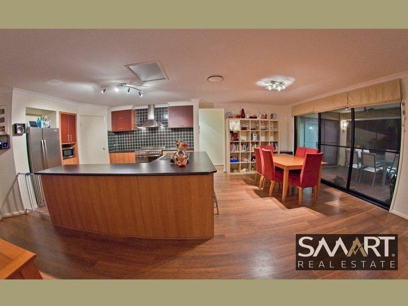 58 Dellwood Circuit, Molendinar QLD 4214