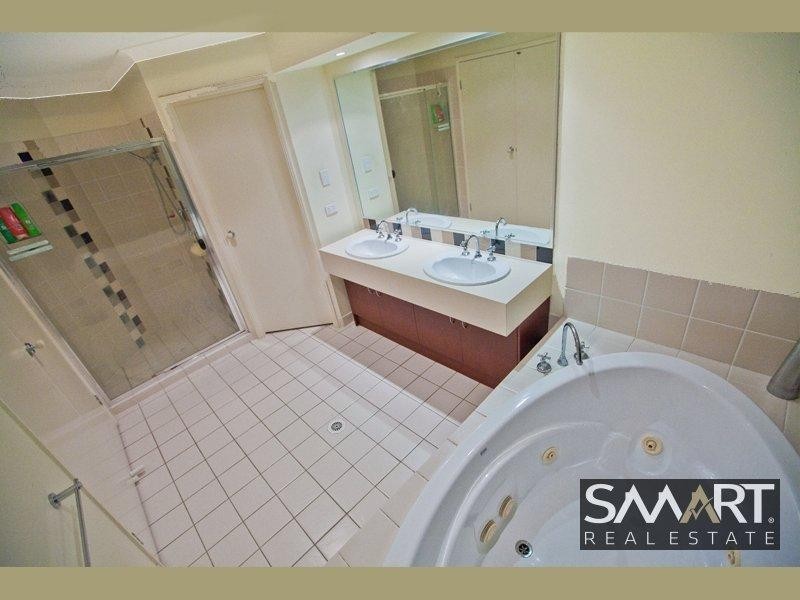 58 Dellwood Circuit, Molendinar QLD 4214