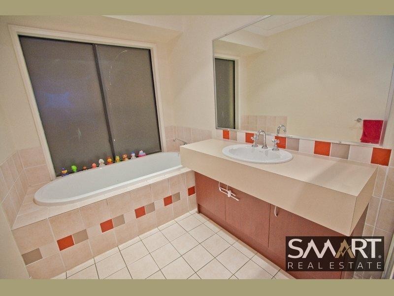 58 Dellwood Circuit, Molendinar QLD 4214