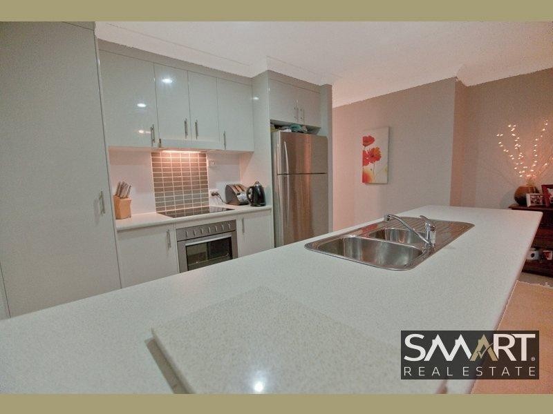 52 Wunburra Circle, Pacific Pines QLD 4211