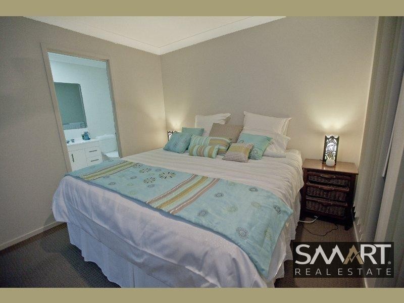 52 Wunburra Circle, Pacific Pines QLD 4211