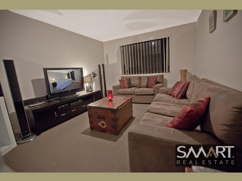 52 Wunburra Circle, Pacific Pines QLD 4211