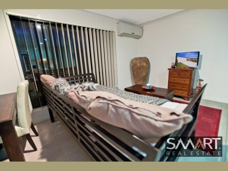 52 Wunburra Circle, Pacific Pines QLD 4211