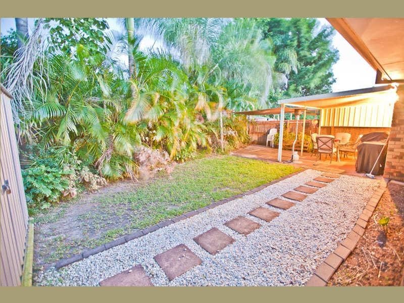 2/67 Usher Avenue, Labrador QLD 4215