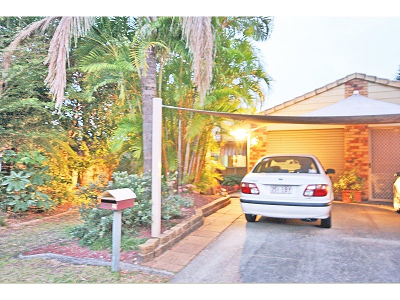 2/67 Usher Avenue, Labrador QLD 4215