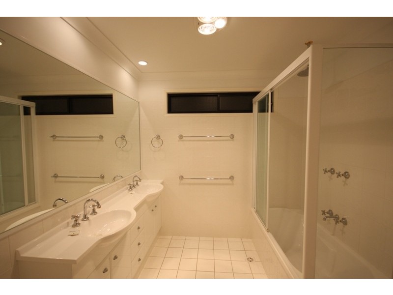 25/2 Ridgeline Way, Highland Park QLD 4211