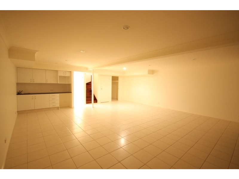 25/2 Ridgeline Way, Highland Park QLD 4211