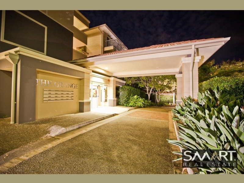 8489 Magnolia Drive East, Hope Island QLD 4212