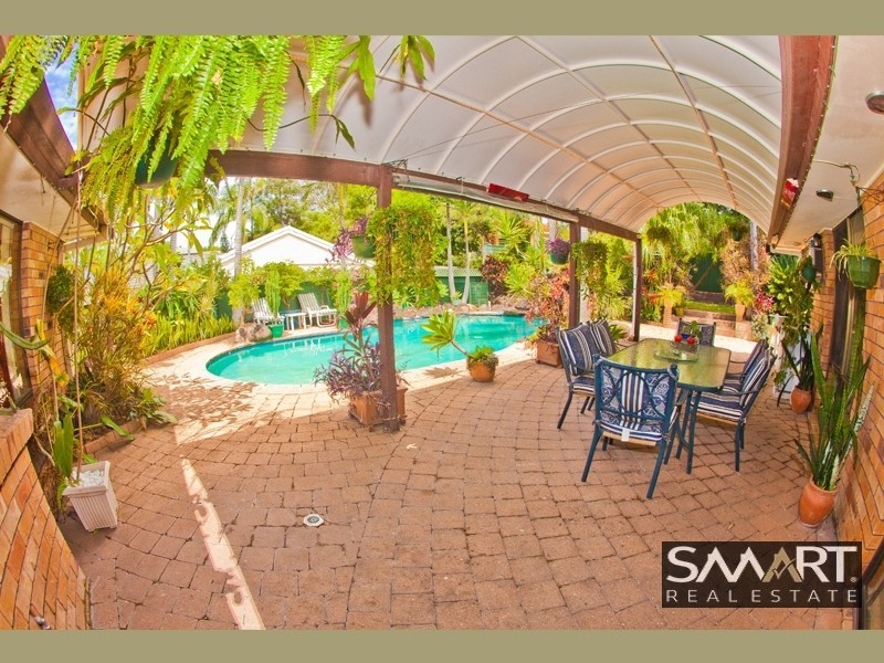 152 Heeb Street, Benowa QLD 4217