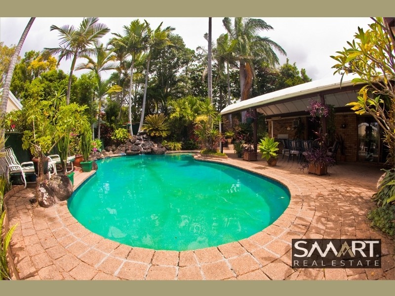 152 Heeb Street, Benowa QLD 4217
