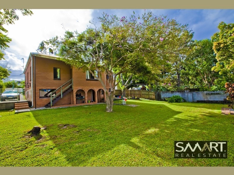 121 Turpin Road, Labrador QLD 4215