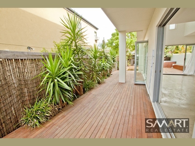 1/76 Heeb Street, Benowa QLD 4217